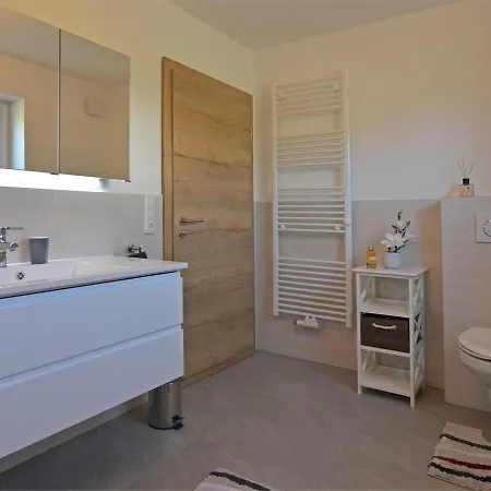 בית נופש Modern Holiday Home In Winterberg With Garden ווינטרברג